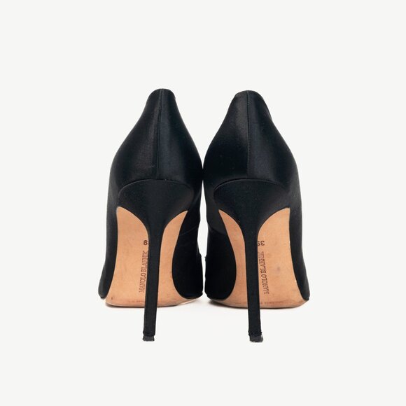 Manolo Blahnik BB Black Satin Pointed-Toe Heels - Picture 3 of 9